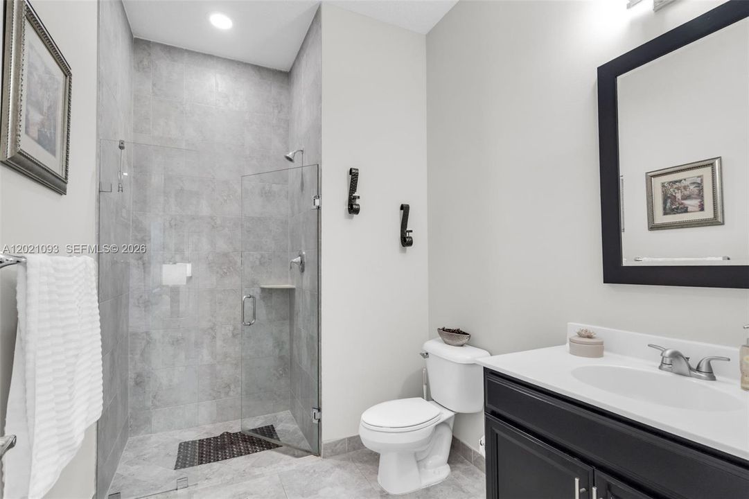 En Venta: $735,000 (3 camas, 4 baños, 2928 Pies cuadrados)