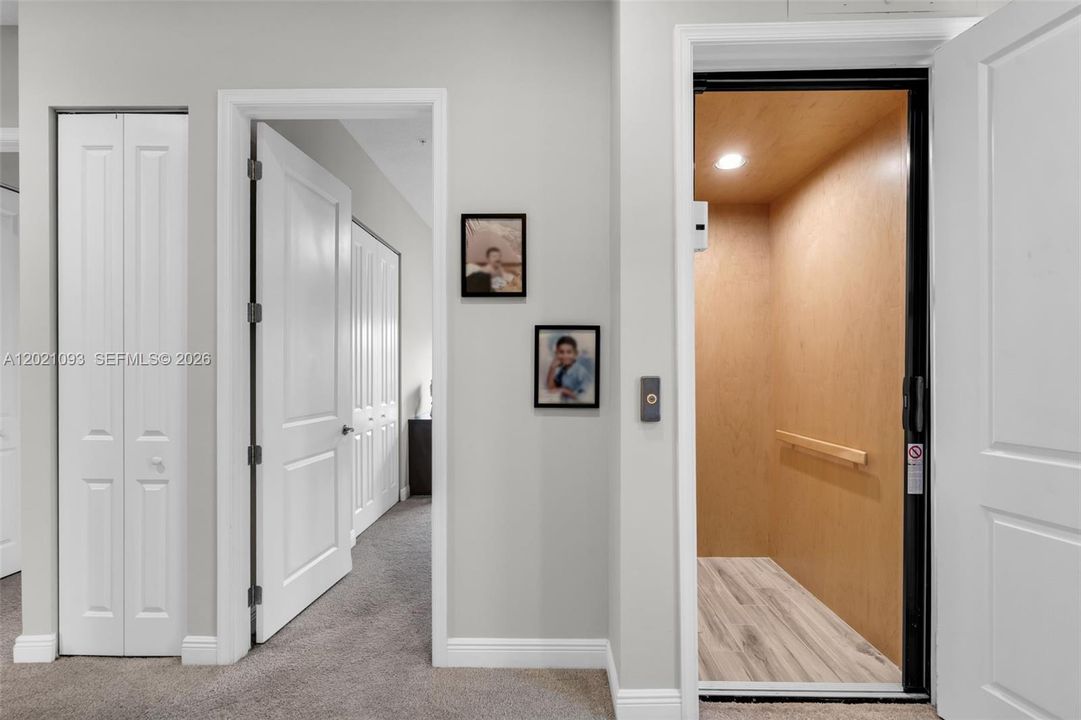En Venta: $735,000 (3 camas, 4 baños, 2928 Pies cuadrados)