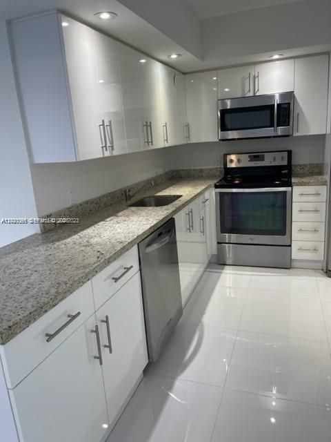 For Sale: $470,000 (2 beds, 2 baths, 1202 Square Feet)