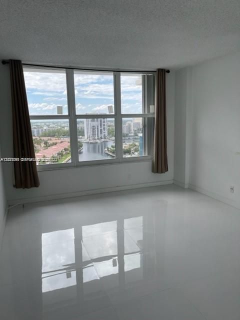 For Sale: $470,000 (2 beds, 2 baths, 1202 Square Feet)