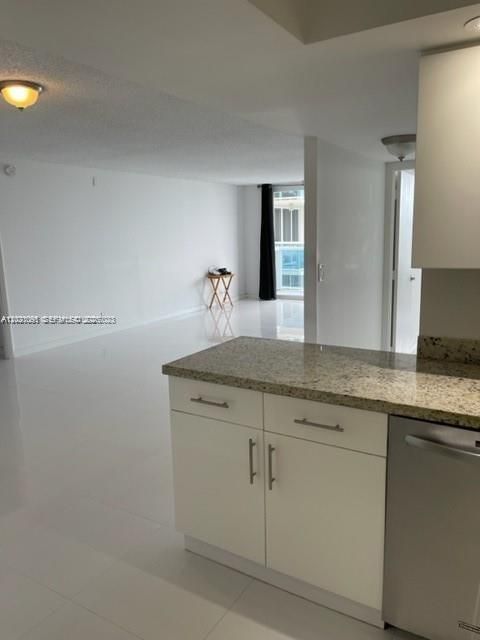 For Sale: $470,000 (2 beds, 2 baths, 1202 Square Feet)