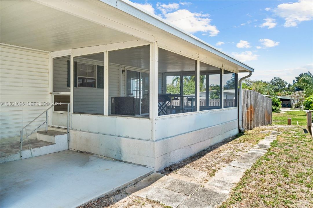 For Sale: $207,500 (3 beds, 2 baths, 1456 Square Feet)