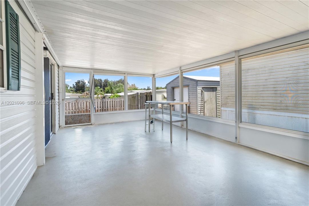 For Sale: $207,500 (3 beds, 2 baths, 1456 Square Feet)