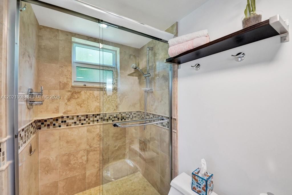 For Sale: $310,000 (2 beds, 2 baths, 1144 Square Feet)