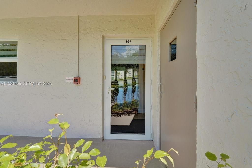 For Sale: $310,000 (2 beds, 2 baths, 1144 Square Feet)