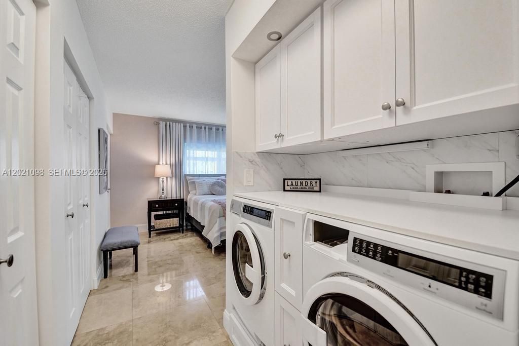 For Sale: $310,000 (2 beds, 2 baths, 1144 Square Feet)