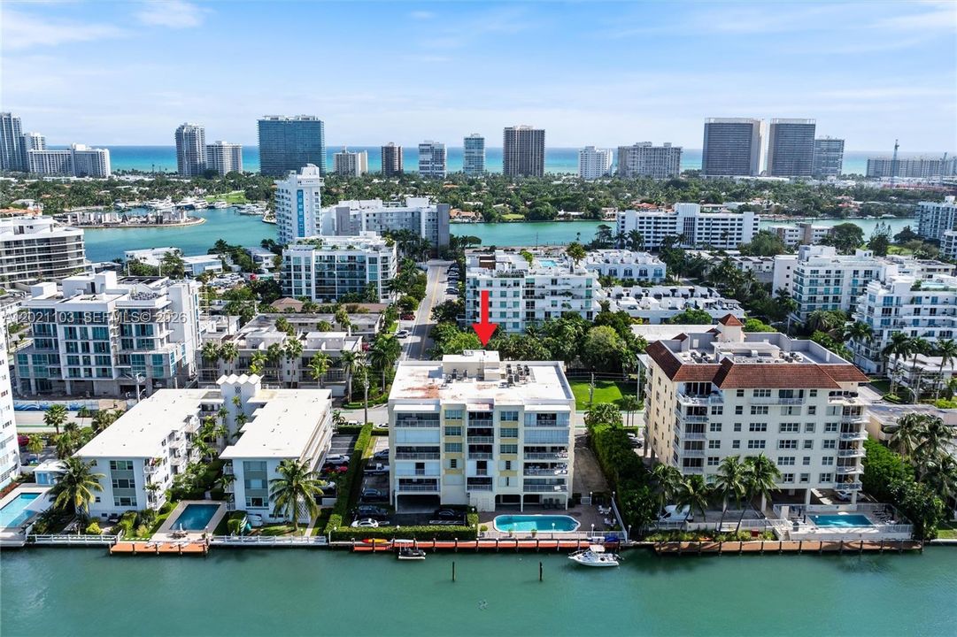 For Sale: $1,000,000 (2 beds, 2 baths, 2045 Square Feet)