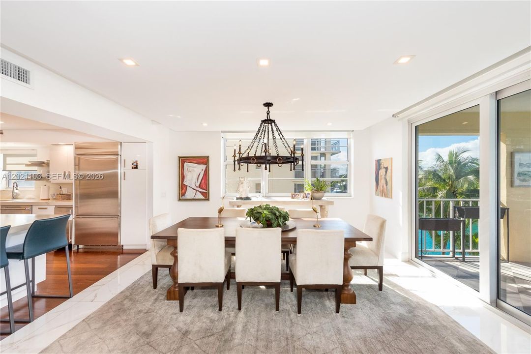 For Sale: $1,000,000 (2 beds, 2 baths, 2045 Square Feet)