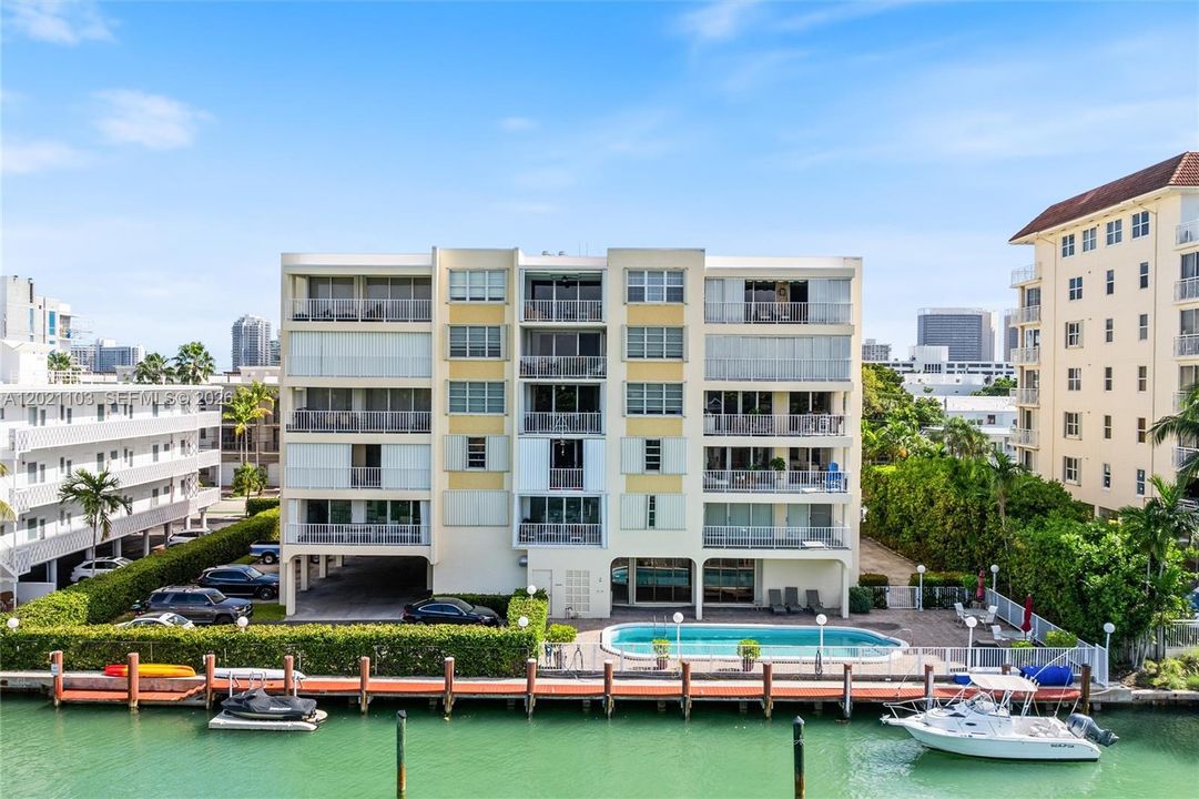 For Sale: $1,000,000 (2 beds, 2 baths, 2045 Square Feet)