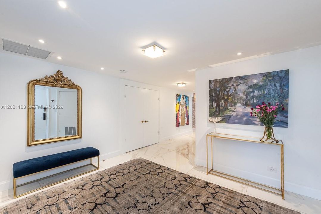 For Sale: $1,000,000 (2 beds, 2 baths, 2045 Square Feet)