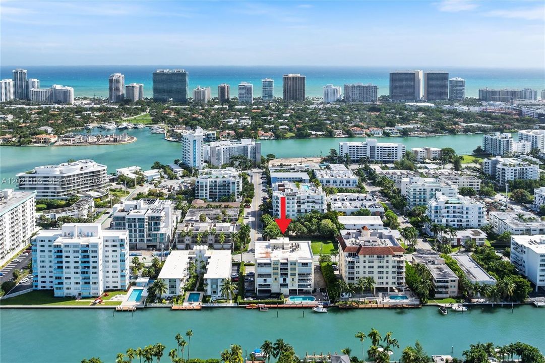 For Sale: $1,000,000 (2 beds, 2 baths, 2045 Square Feet)