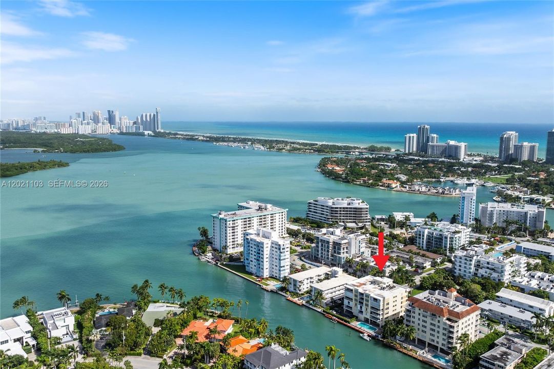 For Sale: $1,000,000 (2 beds, 2 baths, 2045 Square Feet)
