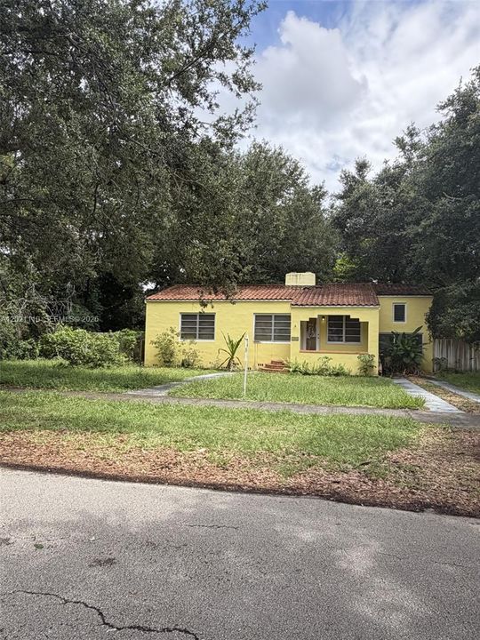 For Sale: $749,000 (3 beds, 2 baths, 1428 Square Feet)