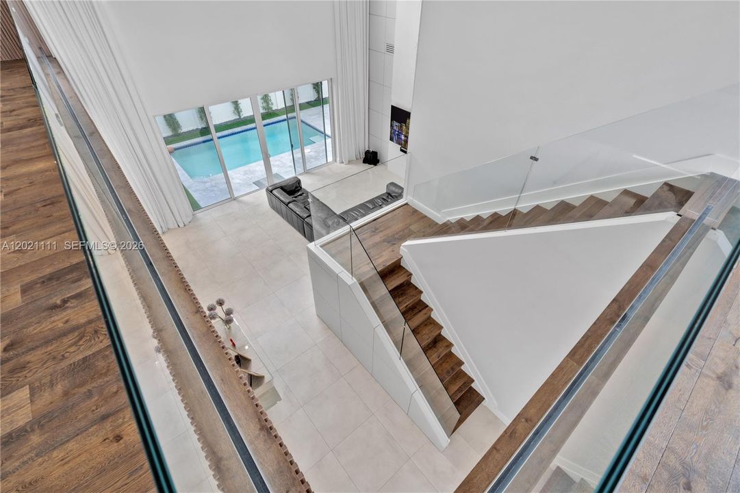 For Sale: $2,590,000 (5 beds, 5 baths, 4315 Square Feet)