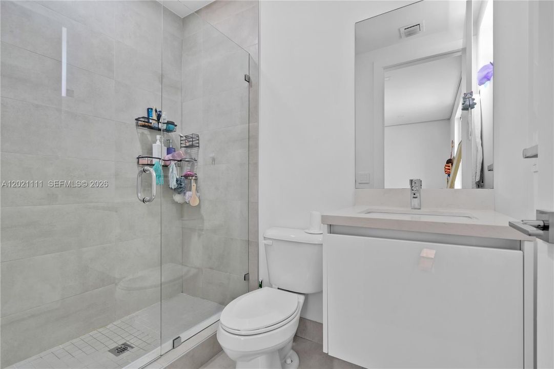 For Sale: $2,590,000 (5 beds, 5 baths, 4315 Square Feet)