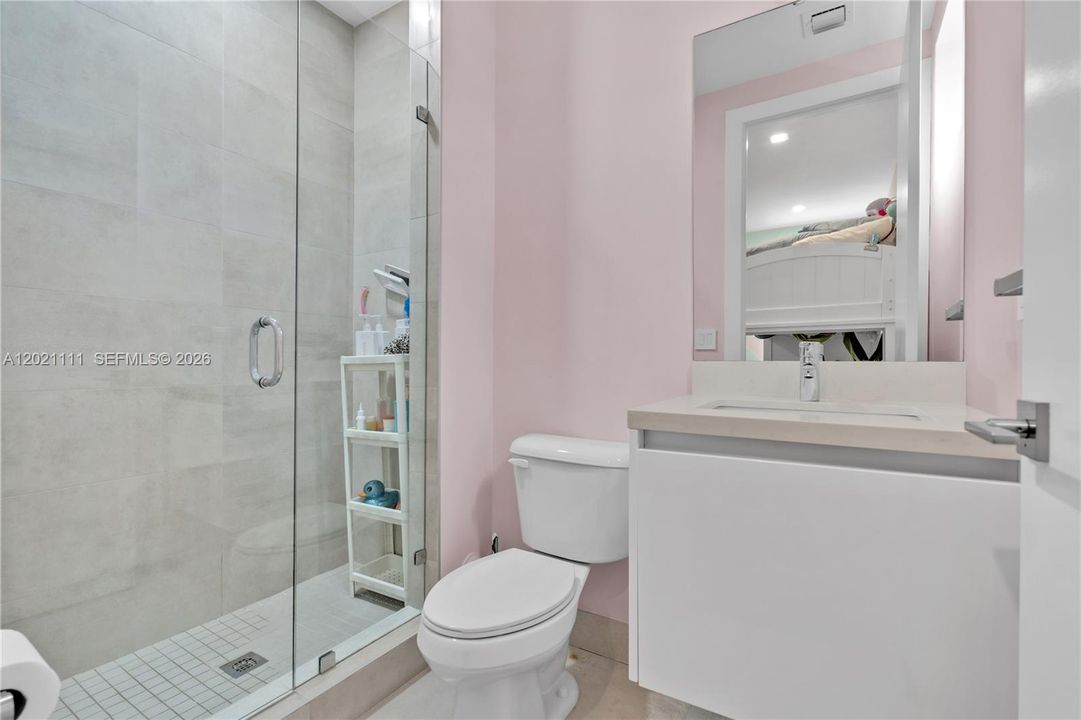For Sale: $2,590,000 (5 beds, 5 baths, 4315 Square Feet)