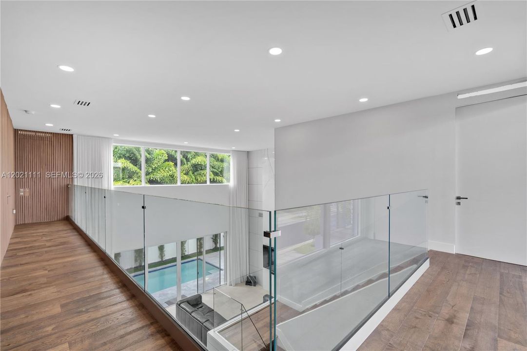 For Sale: $2,590,000 (5 beds, 5 baths, 4315 Square Feet)
