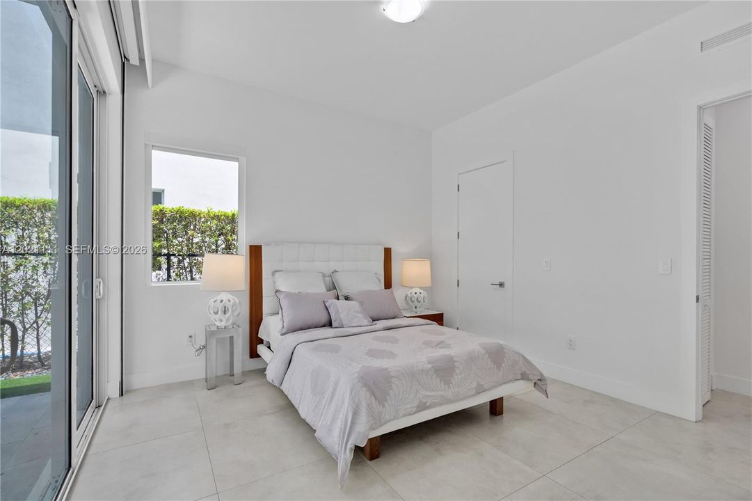 For Sale: $2,590,000 (5 beds, 5 baths, 4315 Square Feet)
