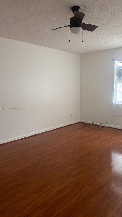 For Rent: $1,650 (1 beds, 1 baths, 750 Square Feet)