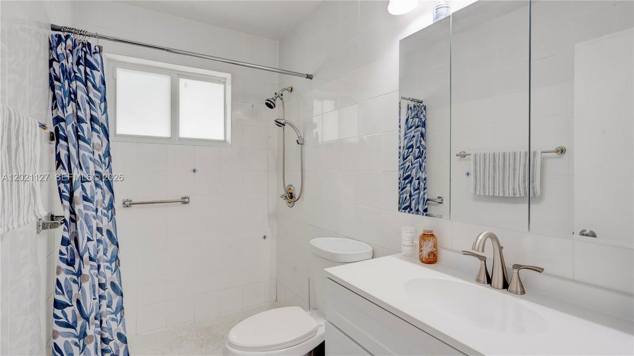 3611 -  bathroom