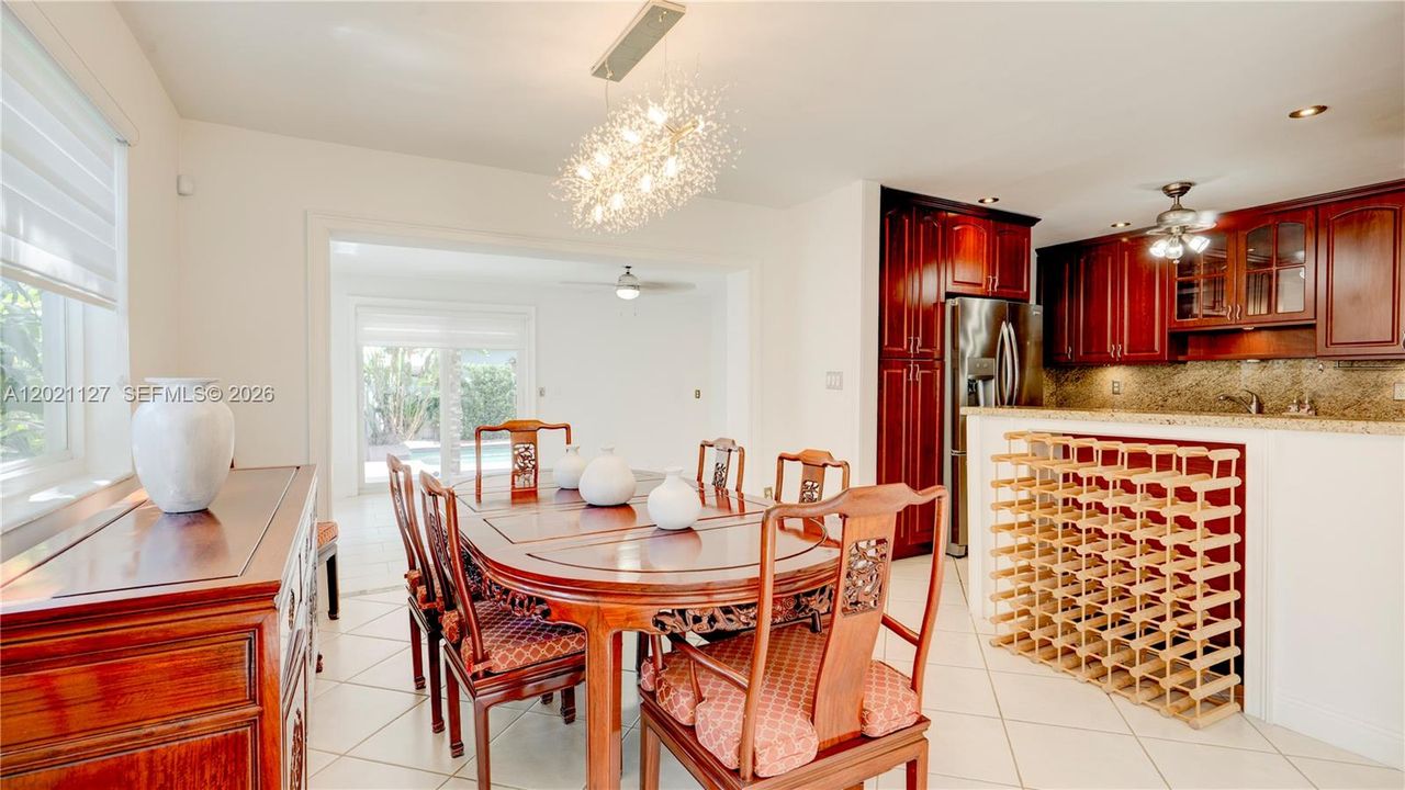 3613 & open kitchen