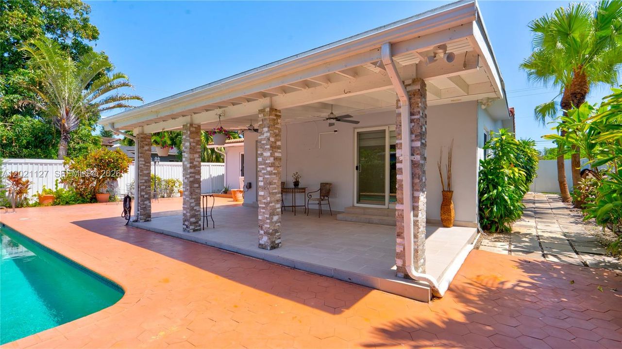 3613 - terrace, deck, pool