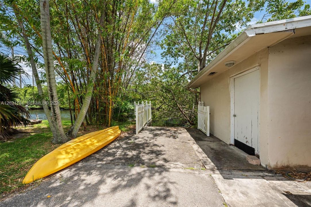 For Sale: $1,085,000 (4 beds, 3 baths, 2456 Square Feet)