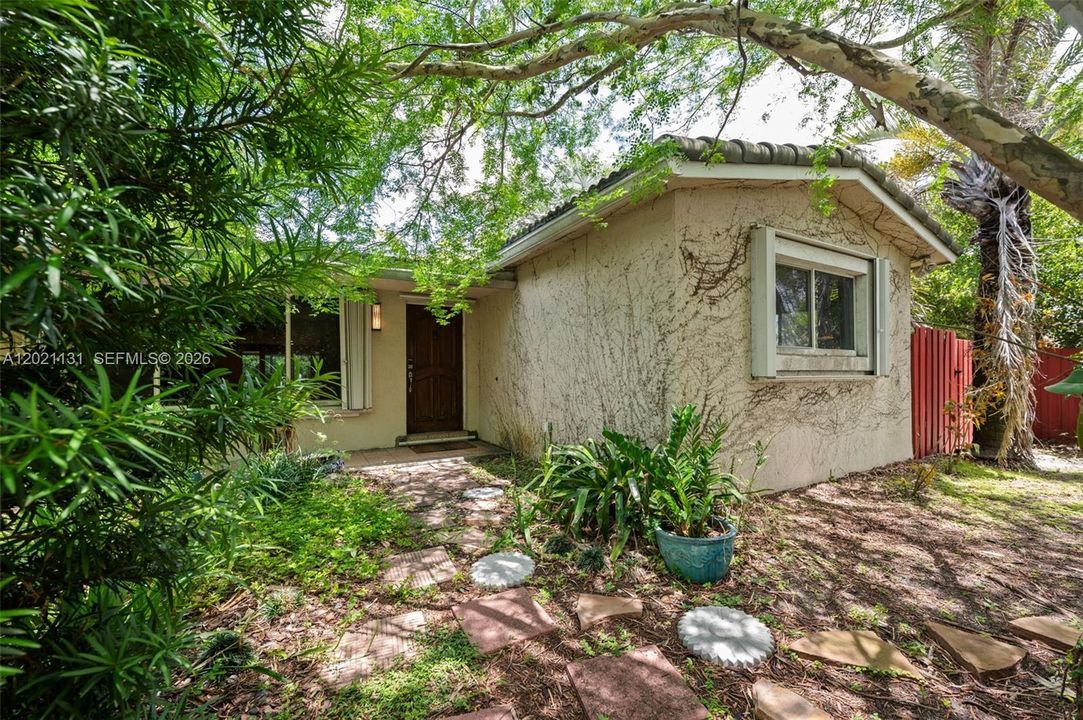 For Sale: $1,085,000 (4 beds, 3 baths, 2456 Square Feet)