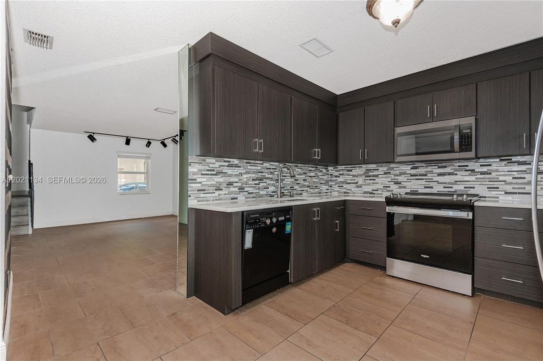 For Sale: $620,000 (4 beds, 3 baths, 1864 Square Feet)