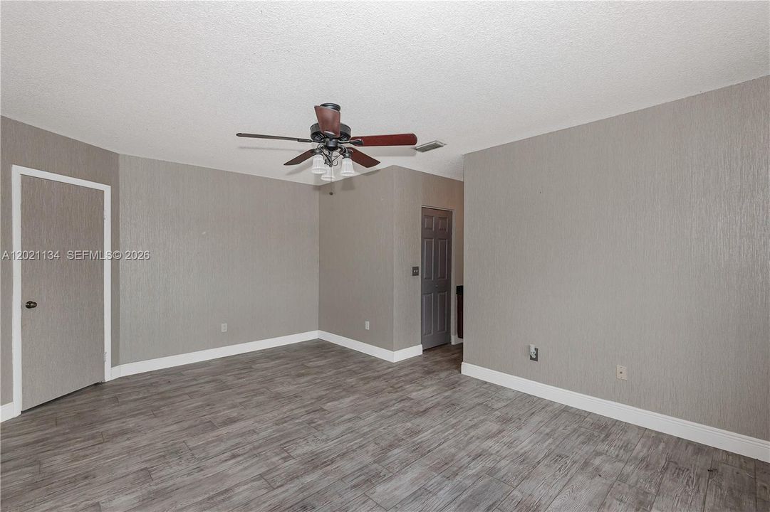 For Sale: $620,000 (4 beds, 3 baths, 1864 Square Feet)