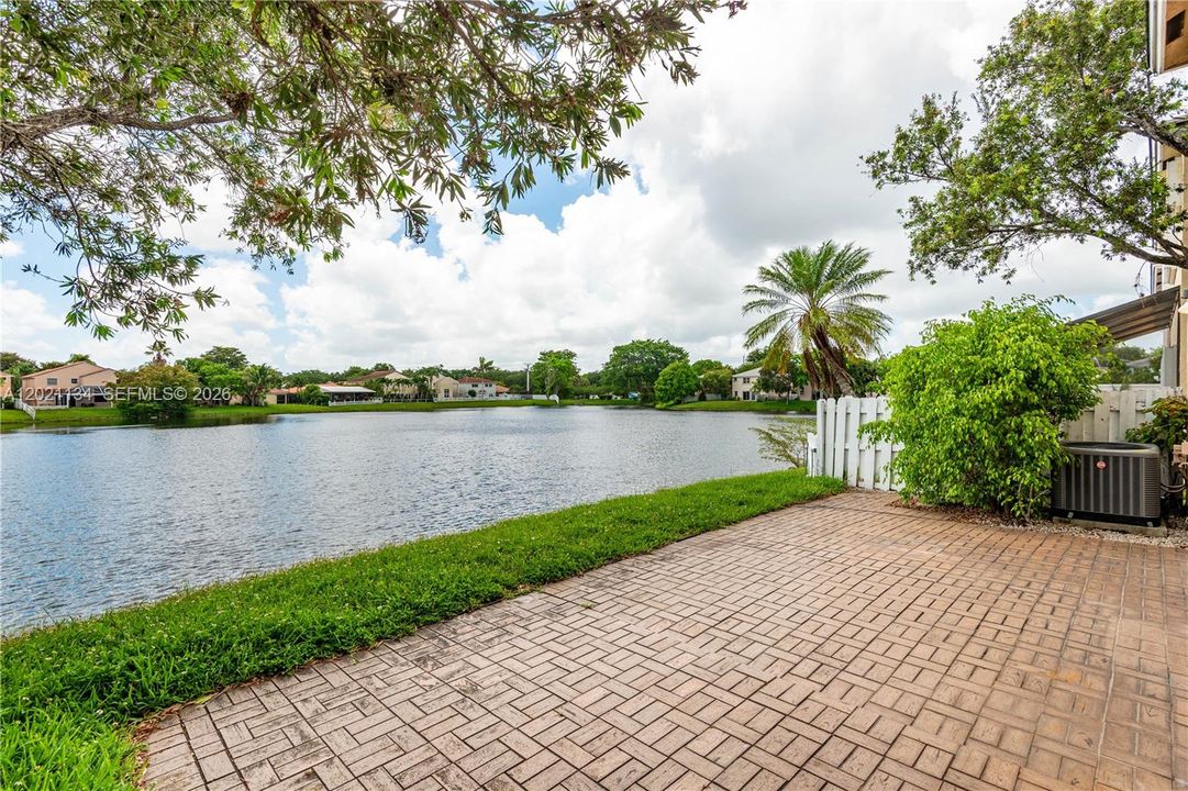 For Sale: $620,000 (4 beds, 3 baths, 1864 Square Feet)