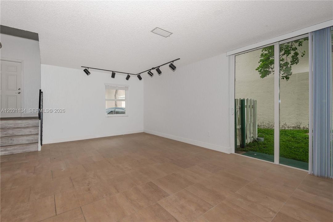For Sale: $620,000 (4 beds, 3 baths, 1864 Square Feet)