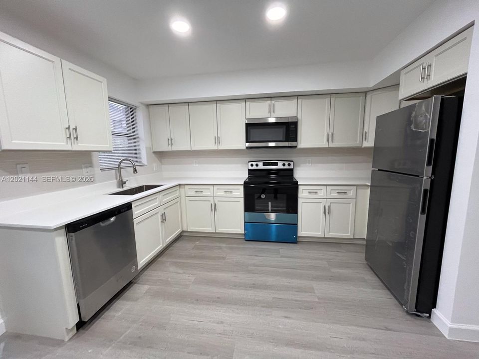 For Rent: $2,250 (2 beds, 1 baths, 1091 Square Feet)