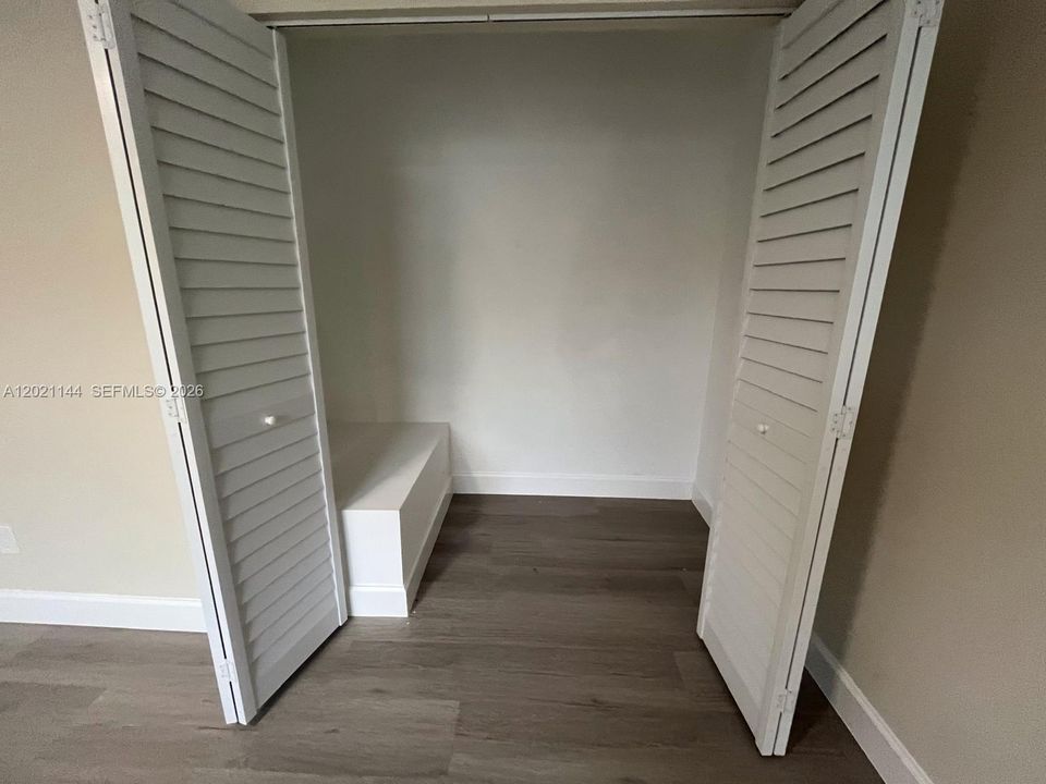 For Rent: $2,250 (2 beds, 1 baths, 1091 Square Feet)