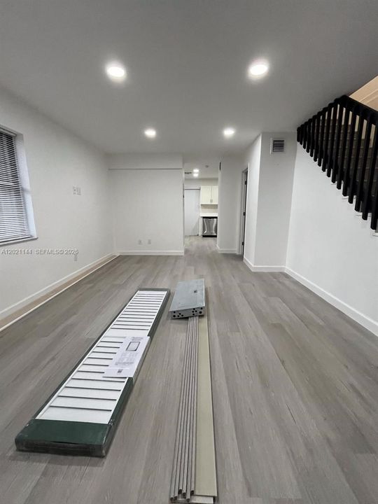 For Rent: $2,250 (2 beds, 1 baths, 1091 Square Feet)