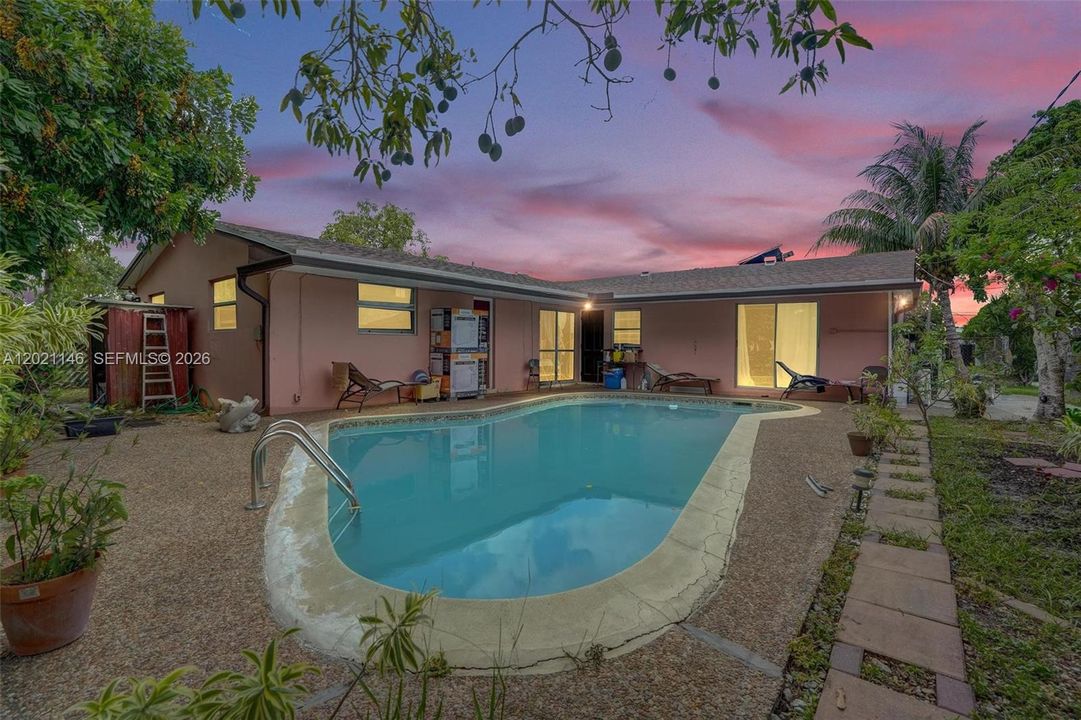 For Sale: $485,000 (4 beds, 2 baths, 1850 Square Feet)