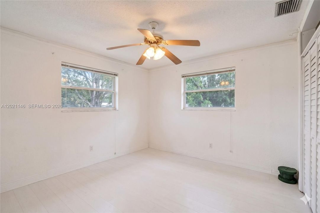 For Sale: $485,000 (4 beds, 2 baths, 1850 Square Feet)