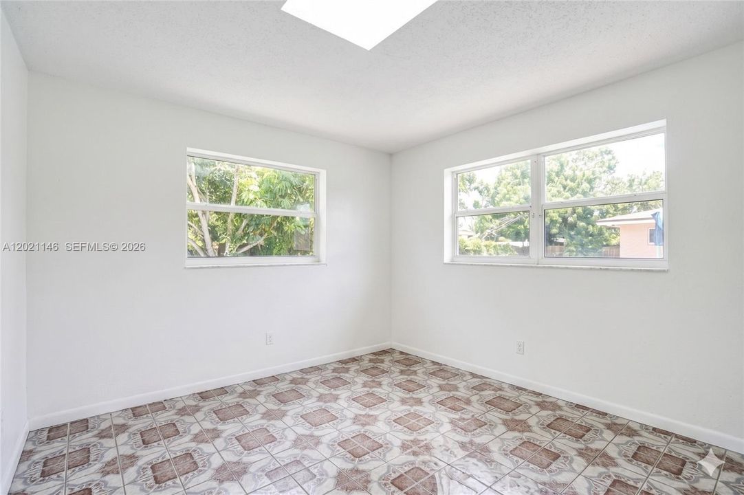 For Sale: $485,000 (4 beds, 2 baths, 1850 Square Feet)