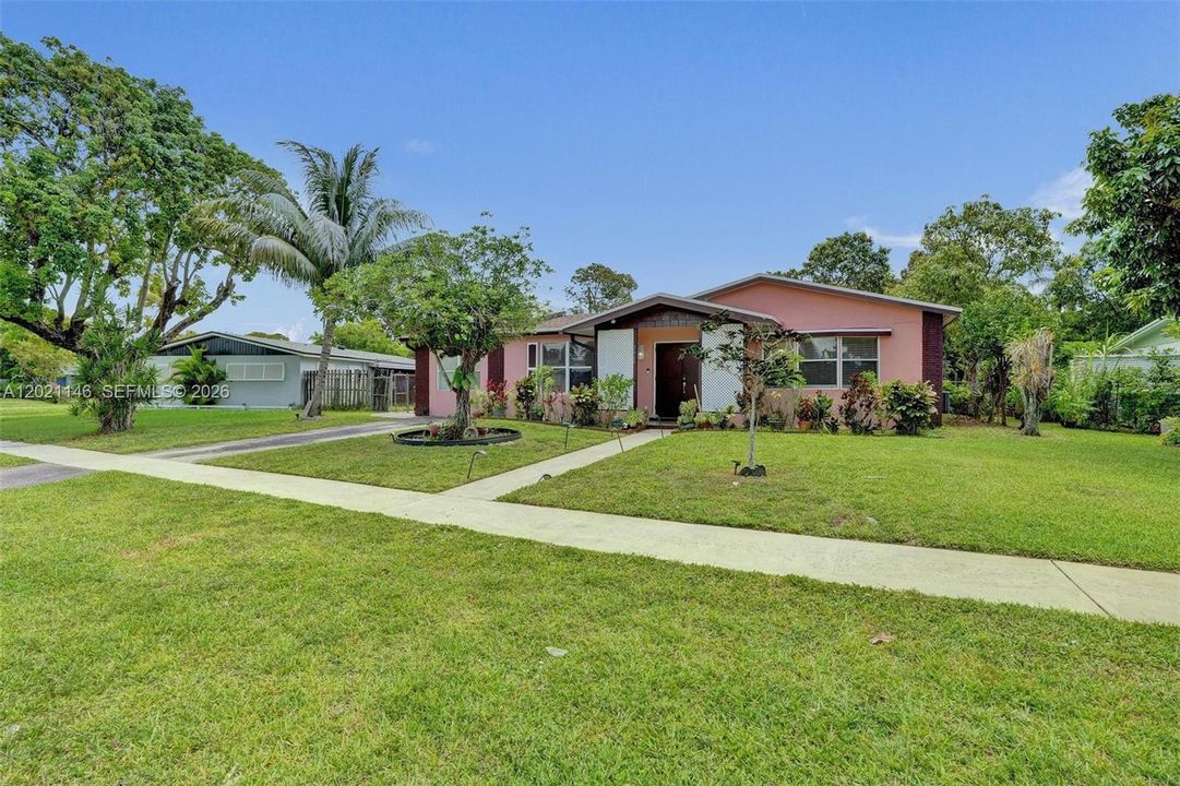 For Sale: $485,000 (4 beds, 2 baths, 1850 Square Feet)