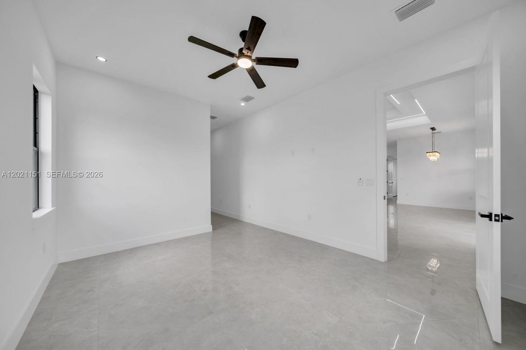 For Sale: $369,000 (3 beds, 2 baths, 1780 Square Feet)