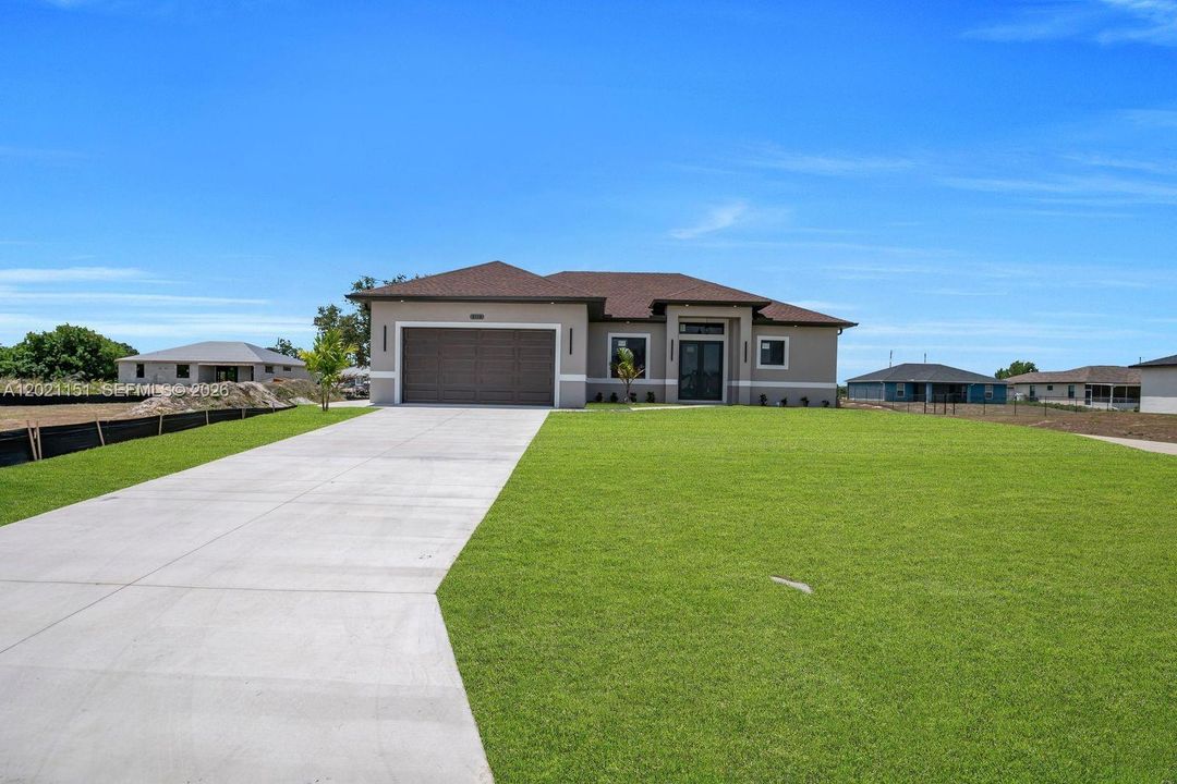 For Sale: $369,000 (3 beds, 2 baths, 1780 Square Feet)
