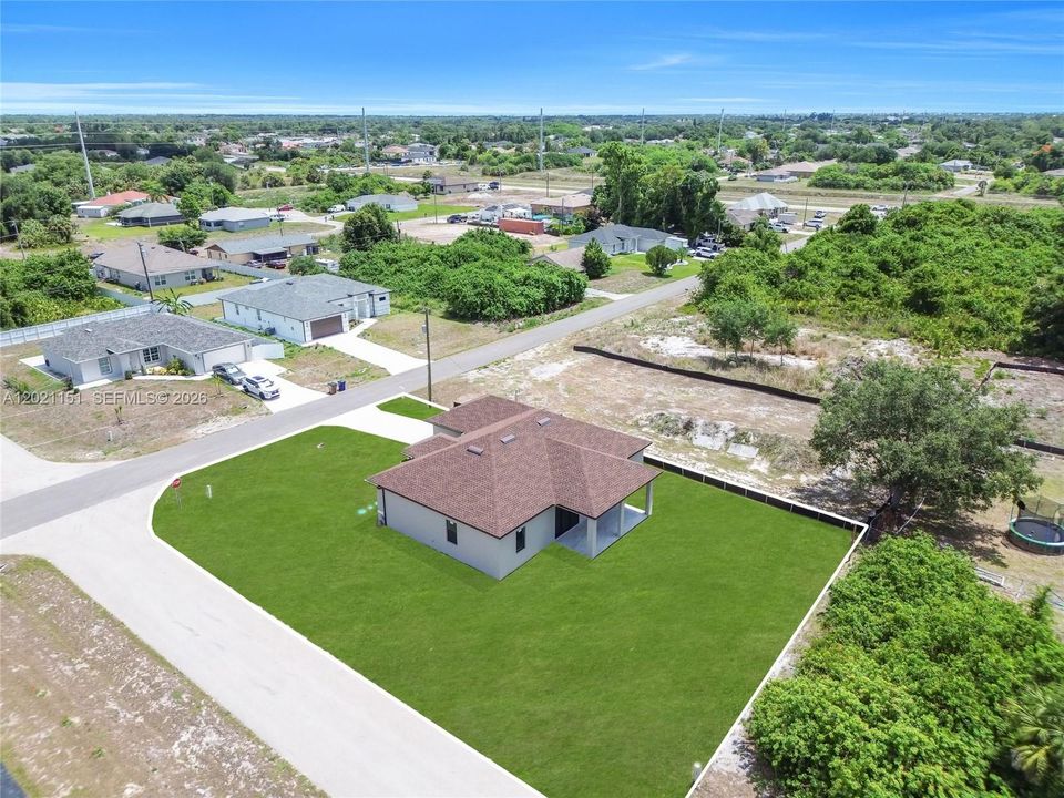For Sale: $369,000 (3 beds, 2 baths, 1780 Square Feet)