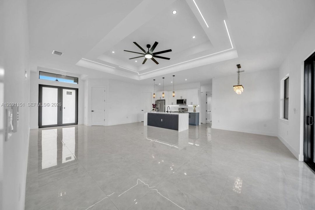 For Sale: $369,000 (3 beds, 2 baths, 1780 Square Feet)
