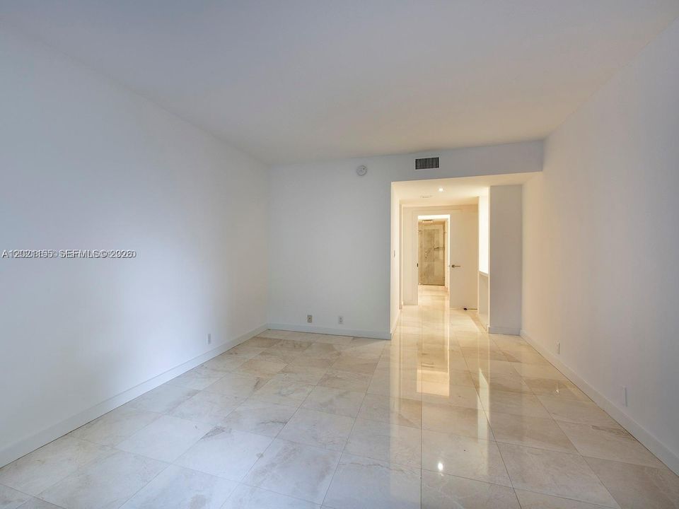 Activo con contrato: $7,300 (3 camas, 2 baños, 1720 Pies cuadrados)