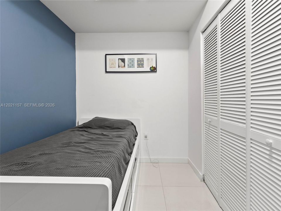 На продажу: $355,000 (1 спален, 2 ванн, 989 Квадратных фут)