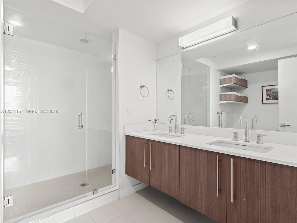 На продажу: $355,000 (1 спален, 2 ванн, 989 Квадратных фут)