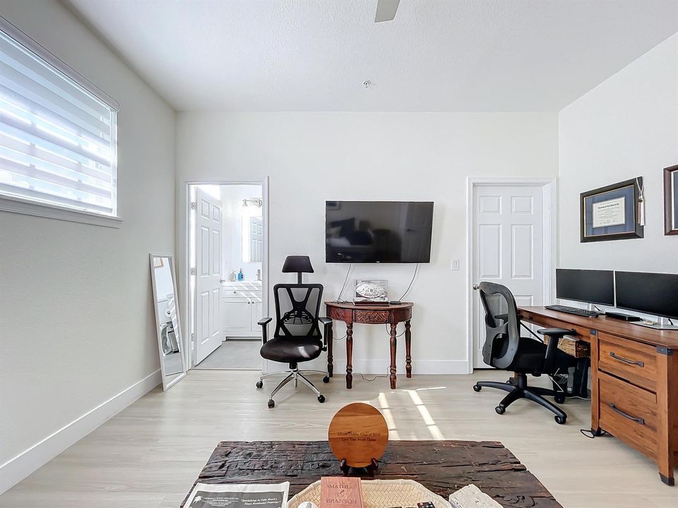 425 Greenwich Circle #205-42