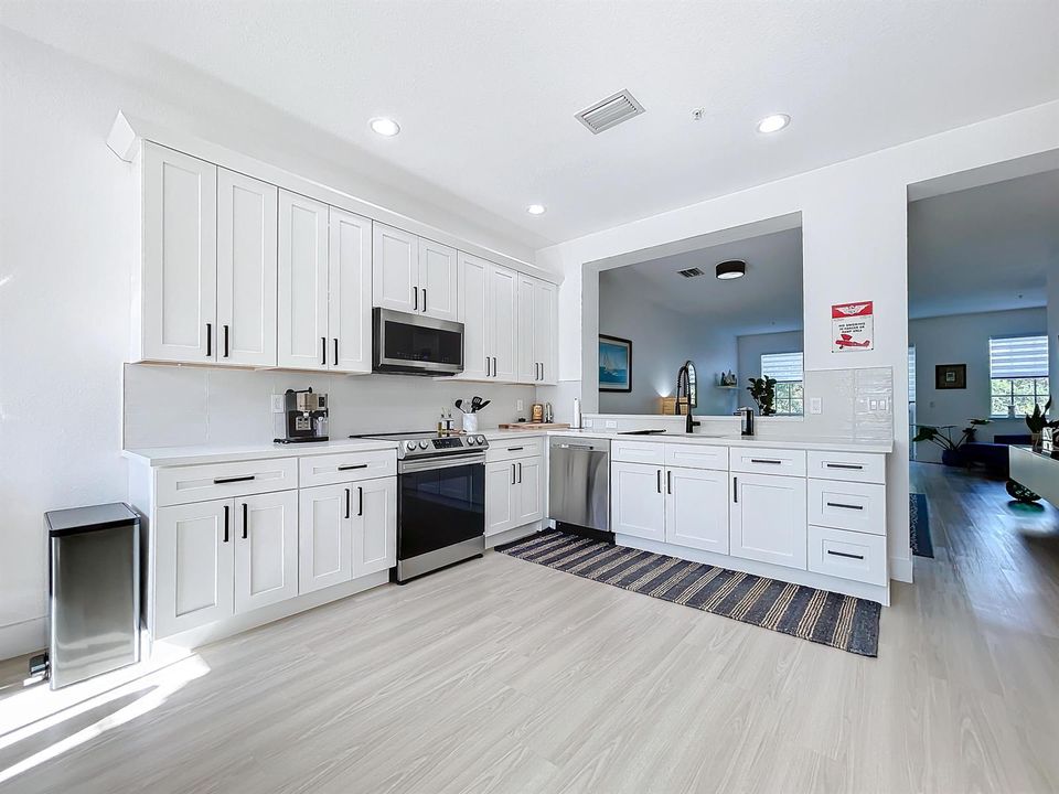 425 Greenwich Circle #205-28