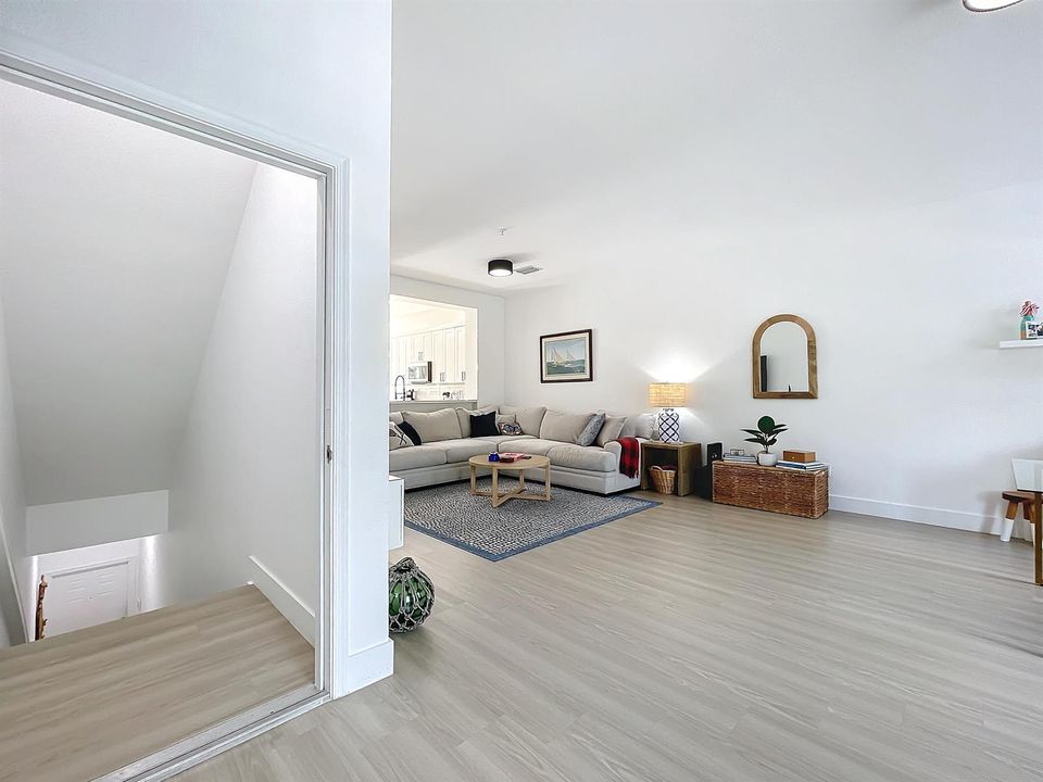 425 Greenwich Circle #205-4