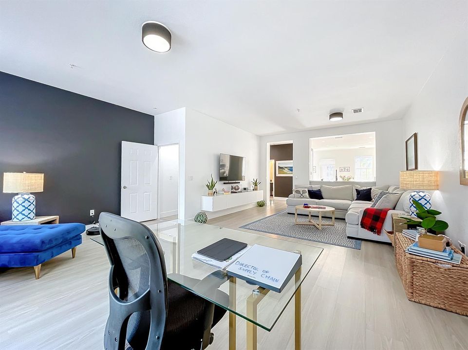 425 Greenwich Circle #205-8